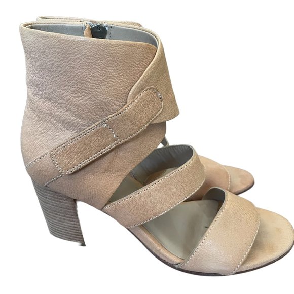 Eileen Fisher Creamy Tan Strappy Stacked Heels with Ankle Wrap Size 6 - Picture 5 of 9